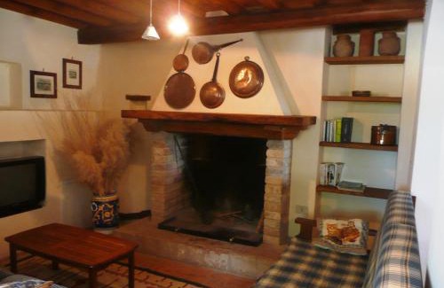 Fornole House | Cozy Agriturismo San Cristoforo with Oceanfront Amenities