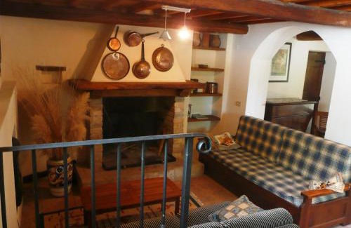 Fornole House | Cozy Agriturismo San Cristoforo with Oceanfront Amenities