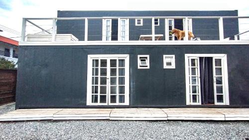Nacoes Apartment | Pet and Child Friendly Retreat at Marco Zero Containers 3