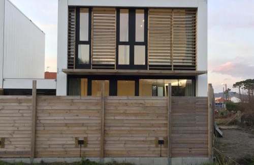 A Lanzada Villa | Discover Mardesía: Ocean View & Pet Friendly Retreat