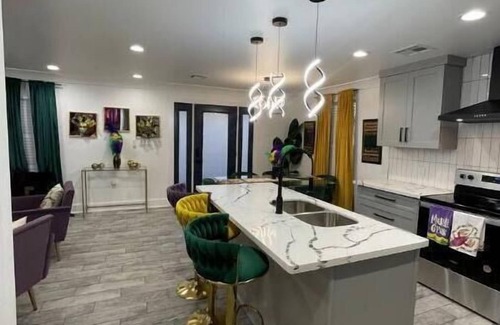 Plum Orchard House | MardiGras Modern: Family-Friendly 4-Bedroom Home