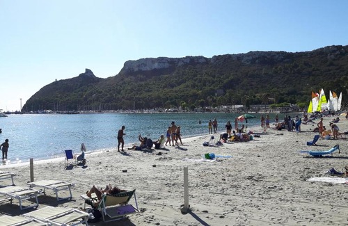 Poetto Apartment | Oceanfront Bliss at Mare e Città - Pet Friendly Retreat