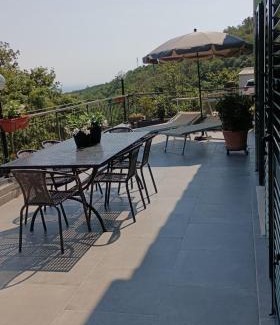 Noli House | Charming Mare E Monti Di Simonetta: Oceanfront Bliss