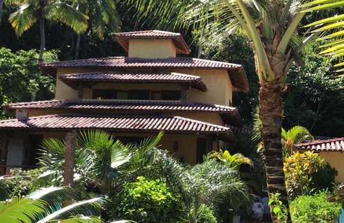 Arraial d'Ajuda House | Beachfront Tide Guest House in Pitinga with Stunning Views