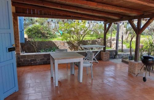 Valledoria Apartment | Beautiful Mare Hotel: Oceanfront Bliss with Pool Access
