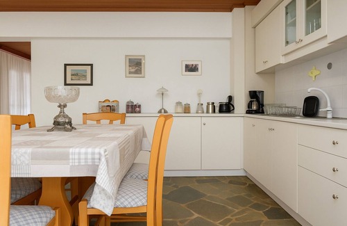 Patras Apartment | Relax at Mare - Oceanfront Retreat with Pool & Breakfast