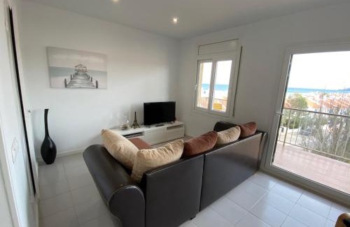 Mas Pinell Apartment | Discover Mare Nostrum 3D: Oceanfront Pet-Friendly Retreat