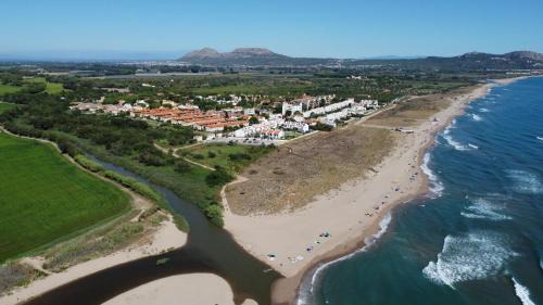 Mas Pinell Apartment | Experience Oceanfront Comfort at Mare Nostrum 543