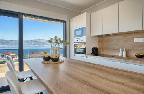 Slatine Apartment | Mare's Place - Seaview Apartment with Pool & Pet-Friendly