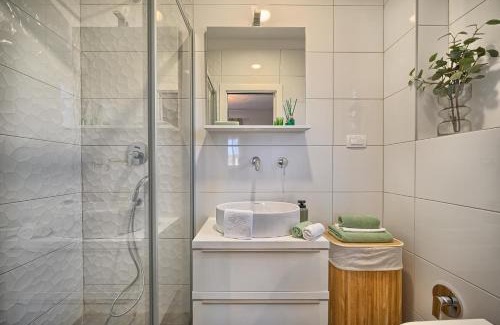 Slatine Apartment | Mare's Place - Seaview Apartment with Pool & Pet-Friendly