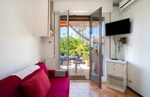 Piani-Ciapin Apartment | Discover Mare, Sole & Eucalipto: Pet-Friendly Oceanfront Retreat