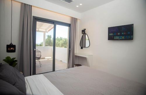 Korithi Apartment | Relax at Marea Luxury Suites - Tramontana, Rated 9.4/10