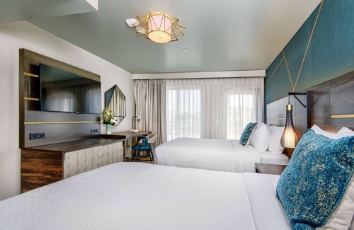 Westside Santa Cruz Hotel | Relax at Marea Sol Hotel: Pool, Spa & Family-Friendly Amenities