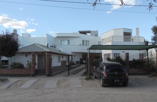 Las Grutas Apartment | Budget-Friendly Mareas Bajas with Kitchen Amenities