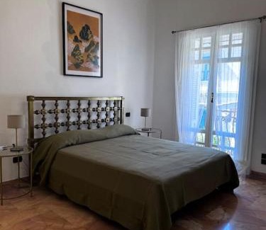 Posillipo House | marechiaro ibiscus