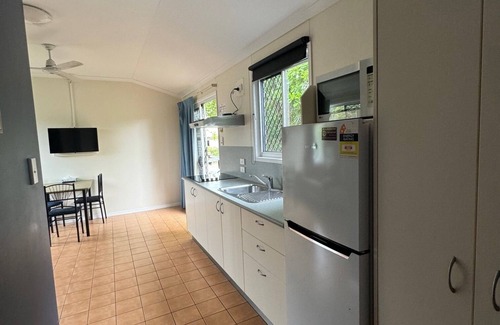 Mareeba Hotel | Discover Comfort at Mareeba Motor Inn with Pool & Dining