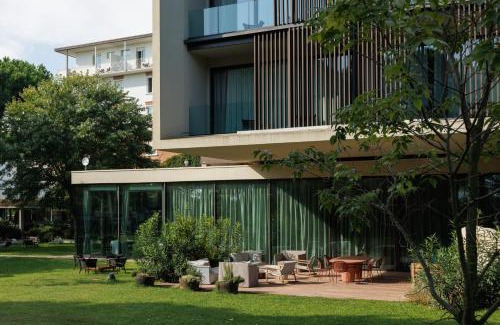 Milano Marittima Hotel | Experience MarePineta Resort: 5-Star Beachfront Oasis