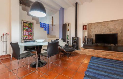 Sant Iscle de Vallalta House | Experience Maresme Natura: Family-Friendly Getaway Awaits