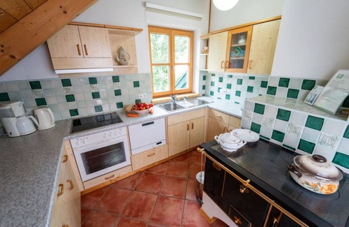 Sarleinsbach Apartment | Ocean View Retreat: Marga's Apartment for Family Getaways