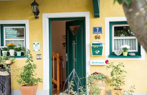 Sarleinsbach Apartment | Relaxing Oceanview Retreat at Marga's Ferienwohnung