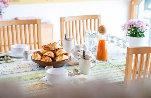 Sarleinsbach Apartment | Relaxing Oceanview Retreat at Marga's Ferienwohnung