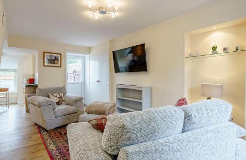 Chirnside House | Discover Comfort at Margaret House - Pet & Child Friendly Stay