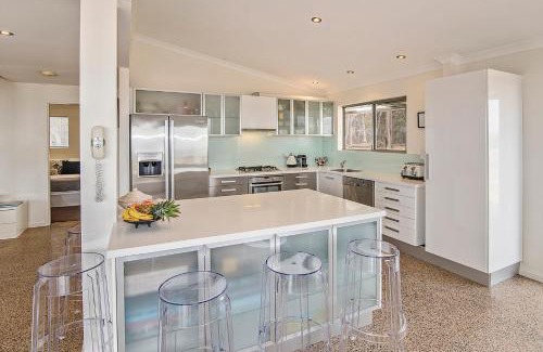 Rosa Glen House | Pet-Friendly Margaret River Farmhouse with 9/10 Guest Rating