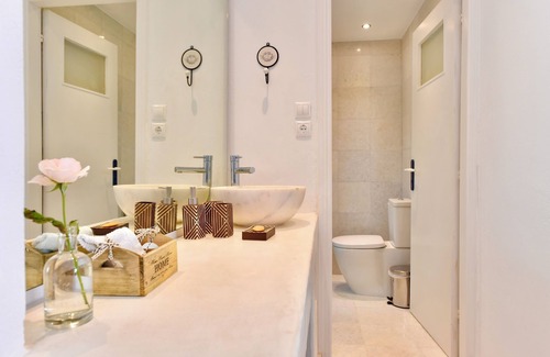 Ampelas House | Exceptional Stay at Margarita Studios Ambelas with Ocean View