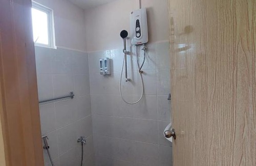 Kuala Penyu House | Cozy Margereth Cottage with Kitchen Amenities Awaits You