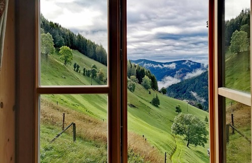 Reichenau House | Relax at Marhütte: Explore Nature and Enjoy a Kitchen