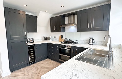 Middlesbrough House | Cozy Marham House by Blue Skies Stays with Family Amenities