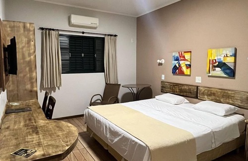 Aracatuba Hotel | Guest-Favorite Mariá Plaza Hotel with Pool and Spa