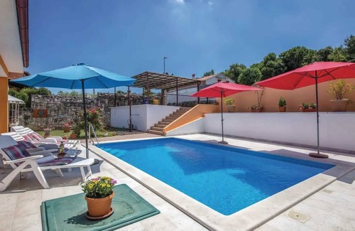 Sorici House | Relax at Mari House with Private Pool and Family Amenities