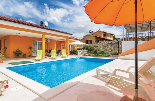 Sorici House | Relax at Mari House with Private Pool and Family Amenities