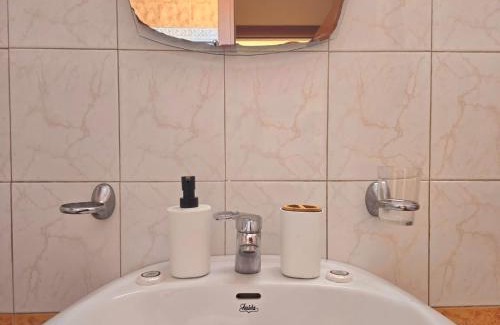 Korithion Apartment | Oceanfront Maria Beach Apartment with Top Amenities in Korinth