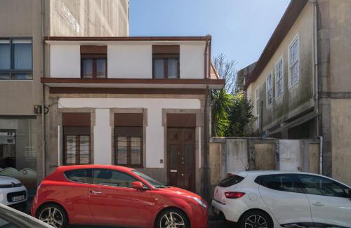 Paranhos House | Discover Maria Pia Suite 1: Your Budget-Friendly Escape