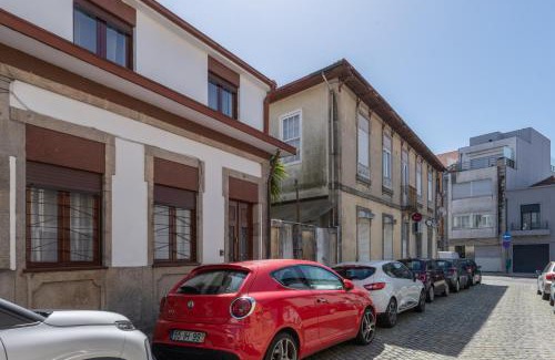 Paranhos House | Discover Maria Pia Suite 1: Your Budget-Friendly Escape