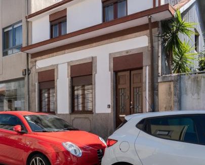 Paranhos House | Discover Maria Pia Suite 1: Your Budget-Friendly Escape