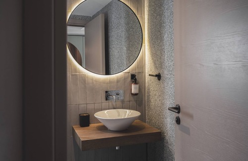 Victoria Bed & Breakfast | Discover Maria Rosa Suites: Exceptional 4-Star Comfort