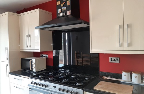 Ollerton House | Discover Maria's Sherwood Forest House: Pet-Friendly Retreat
