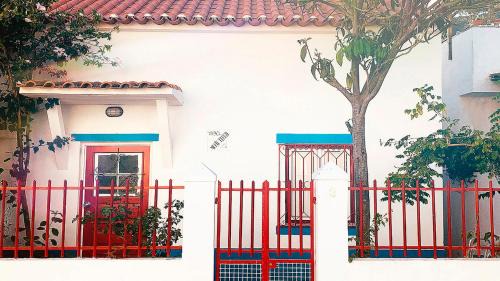 Costa de Caparica Villa | Unforgettable Stay at Maria Tereza Sea Villa - Rated 9.8