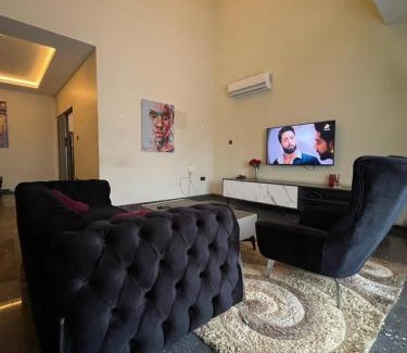 Accra House | Discover Mariaddo Home: Guest Rated 10/10 Experience