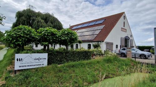 Zevenbergen Bed & Breakfast | Mariafarm: Family-Friendly Hotel with Restaurant & Breakfast