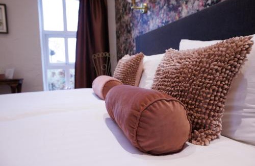 Zevenbergen Bed & Breakfast | Mariafarm: Family-Friendly Hotel with Restaurant & Breakfast