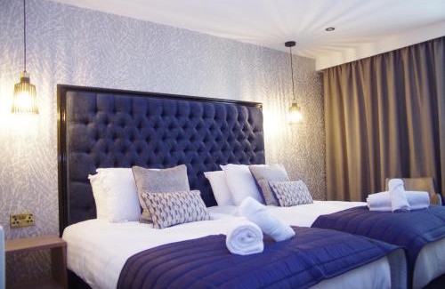 Dyserth Resort | Relax at Marian Resort And Spa with Oceanfront Views