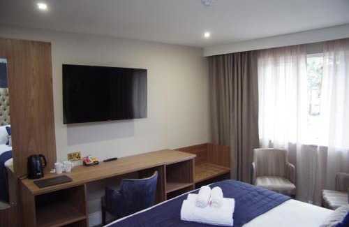 Dyserth Resort | Relax at Marian Resort And Spa with Oceanfront Views