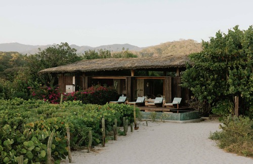 El Cacalote Villa | Experience Comfort at Mariana Trevino Castillo Hotel