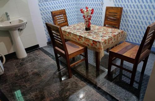 Maina House | Cozy Marias House: Guest Rated 8.6 with Hot Tub & Kitchen