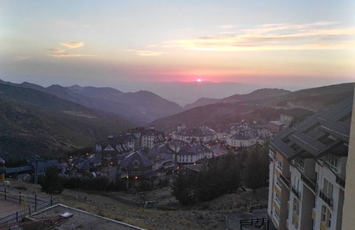 Pradollano Apartment | Maribel Ski: Steps from the Slopes with Family-Friendly Amenities