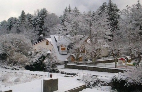 Biescas Cottage | Top-Rated Maribel Tourist Apartment with Spa & Kitchen